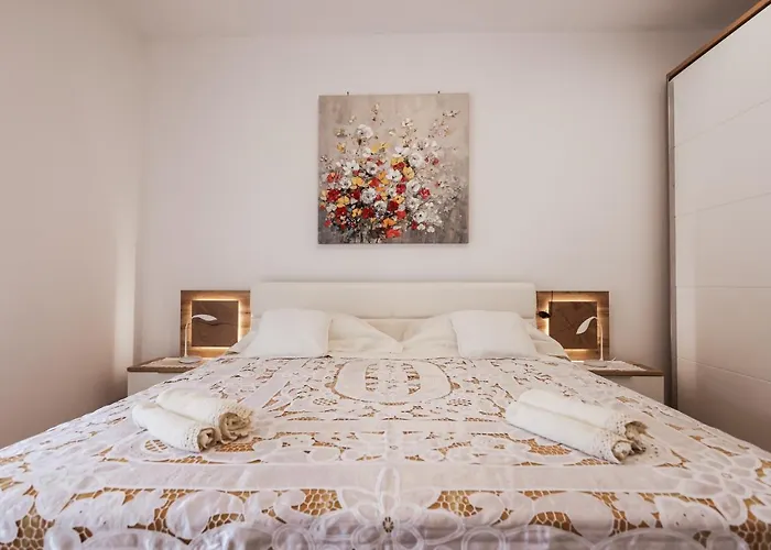 Puntamika De Rosa - Ground Floor *