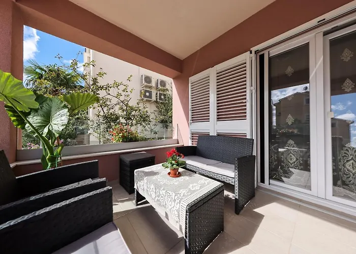 Puntamika De Rosa - Ground Floor *