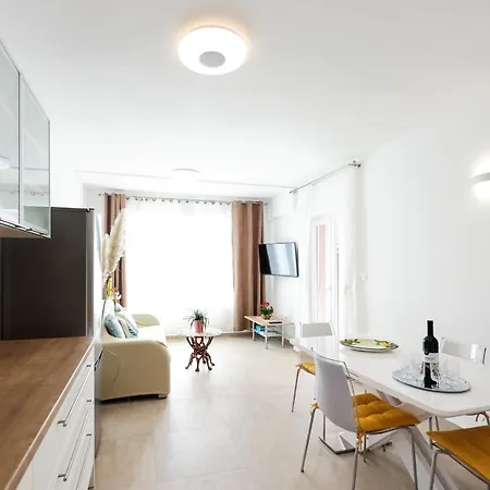 Puntamika De Rosa - Ground Floor Apartment